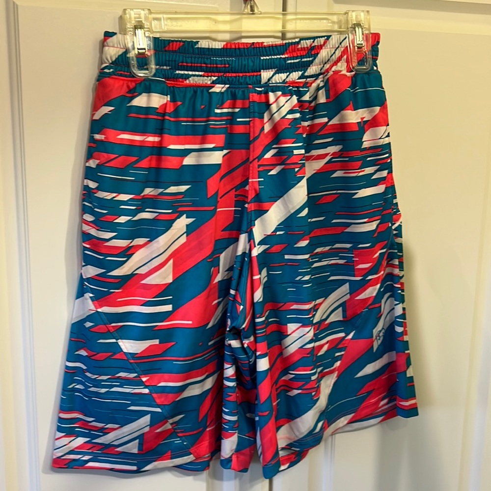 Men’s Size Medium Under Armour Shorts